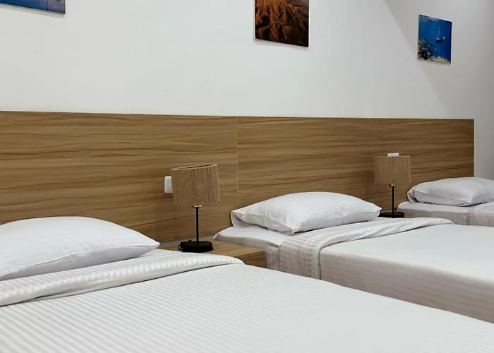 Lilly Sheraton Road (adults Only) Motel *